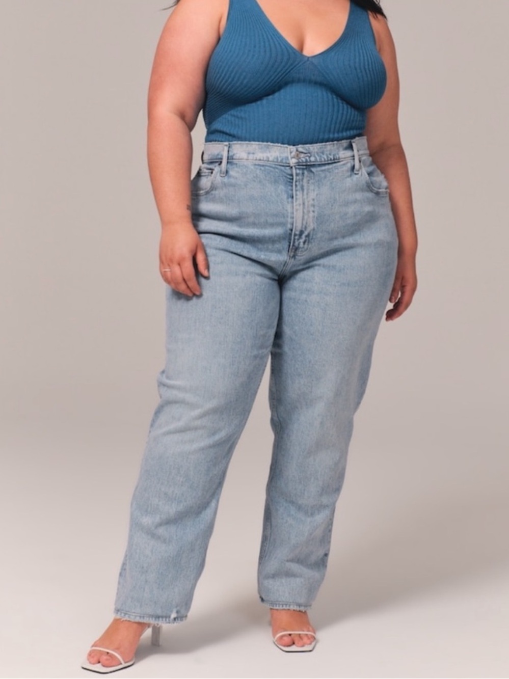 Abercrombie & Fitch 90s straight ultra high rise light Wash Jean size 20L